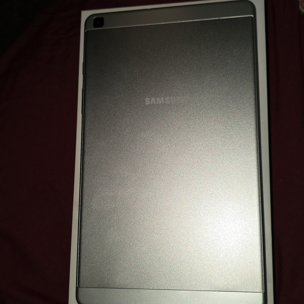 Samsung Galaxy Tab A 8.0" (2019) Wi-Fi tablet in silver. - Picture 8 of 9
